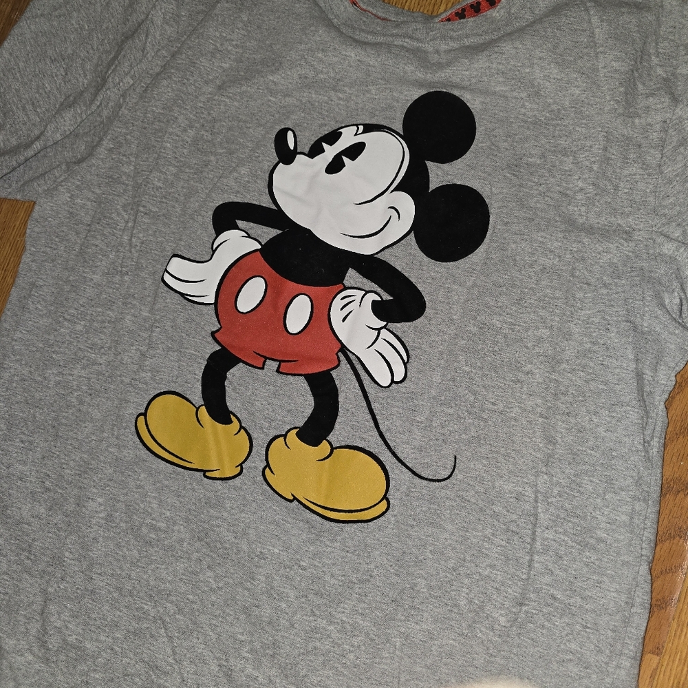 Gray Mickey Mouse Graphic T-Shirt